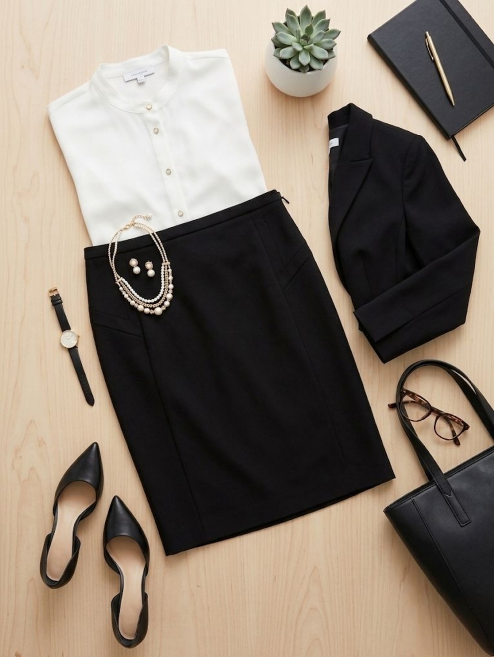 Express Design Studio Classic Black Pencil Skirt, Size 4